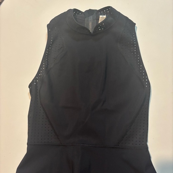 Lululemon size 4 Paddle times Black Perforated peplum Top - Picture 2 of 7
